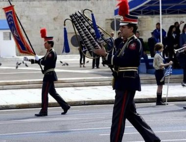 Ο παρουσιαστής της ΕΡΤ μπέρδεψε τον ΥΕΘΑ Π.Καμμένο με τον Ε.Αβέρωφ! (βίντεο)